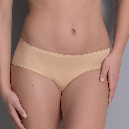 figi anita 1342_753_Essentials.jpg