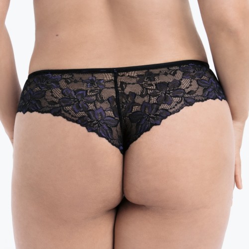 brazyliany Anita 1952 001 Rosa Faia Suzette tył modelka.jpg